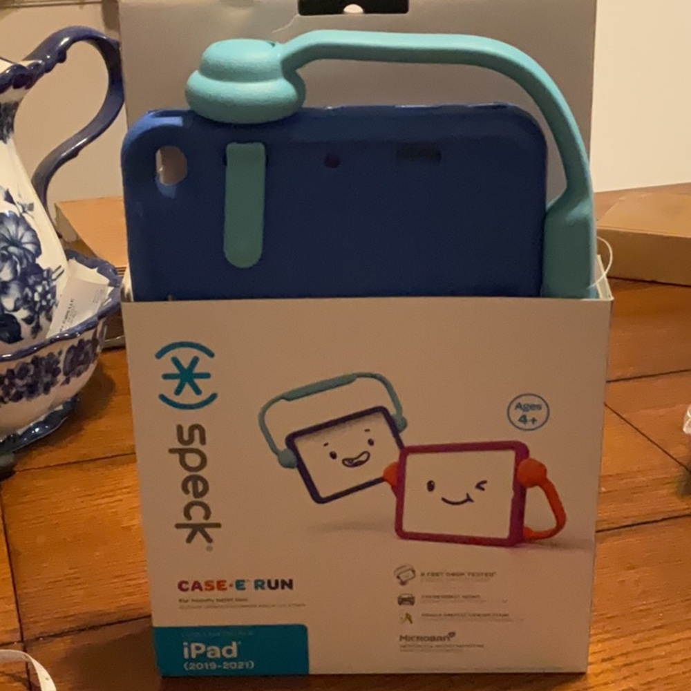 New in the box, this is a speck case  for toddlers iPad case
